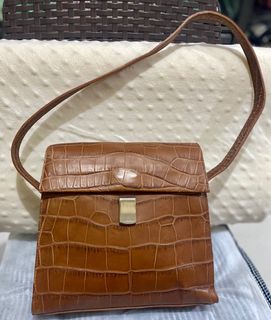 (Category: ) located in . Submitted by fab_glam_preloved (Listing ID 1212059324, Image 1). Description: .