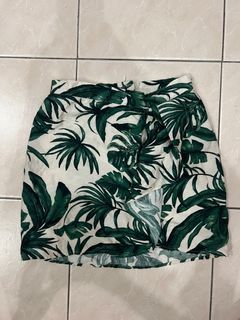 H&M Tropical Printed Mini Skirt Size US4
