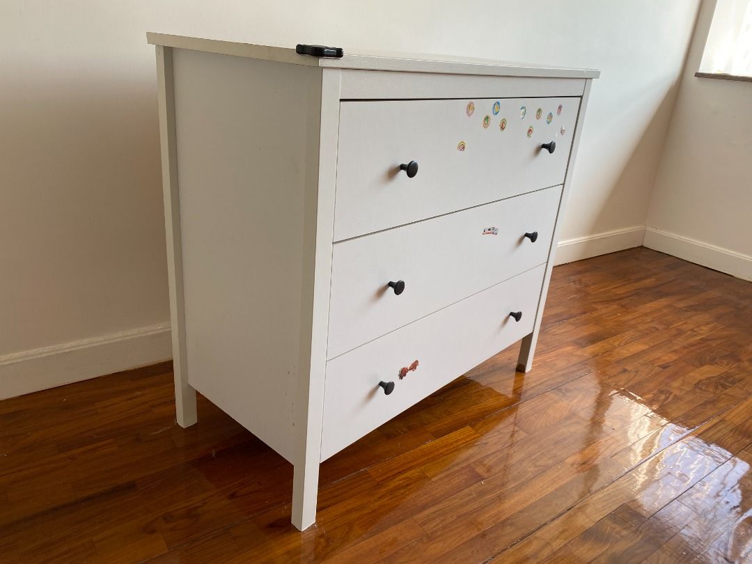 Ikea HEMNES chest of 3 drawers, 傢俬＆家居, 傢俬, 書櫃、櫃子及架 Carousell