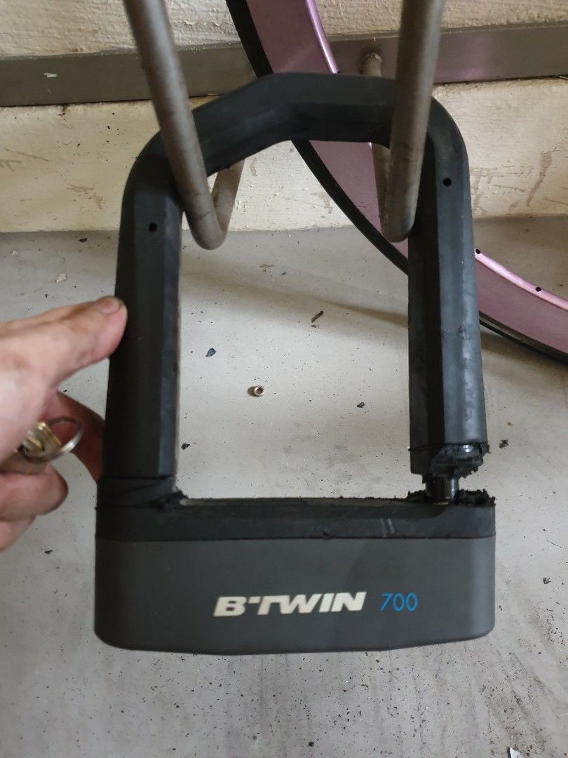 Jammed Bike Lock, Sports Equipment, Bicycles & Parts, Parts