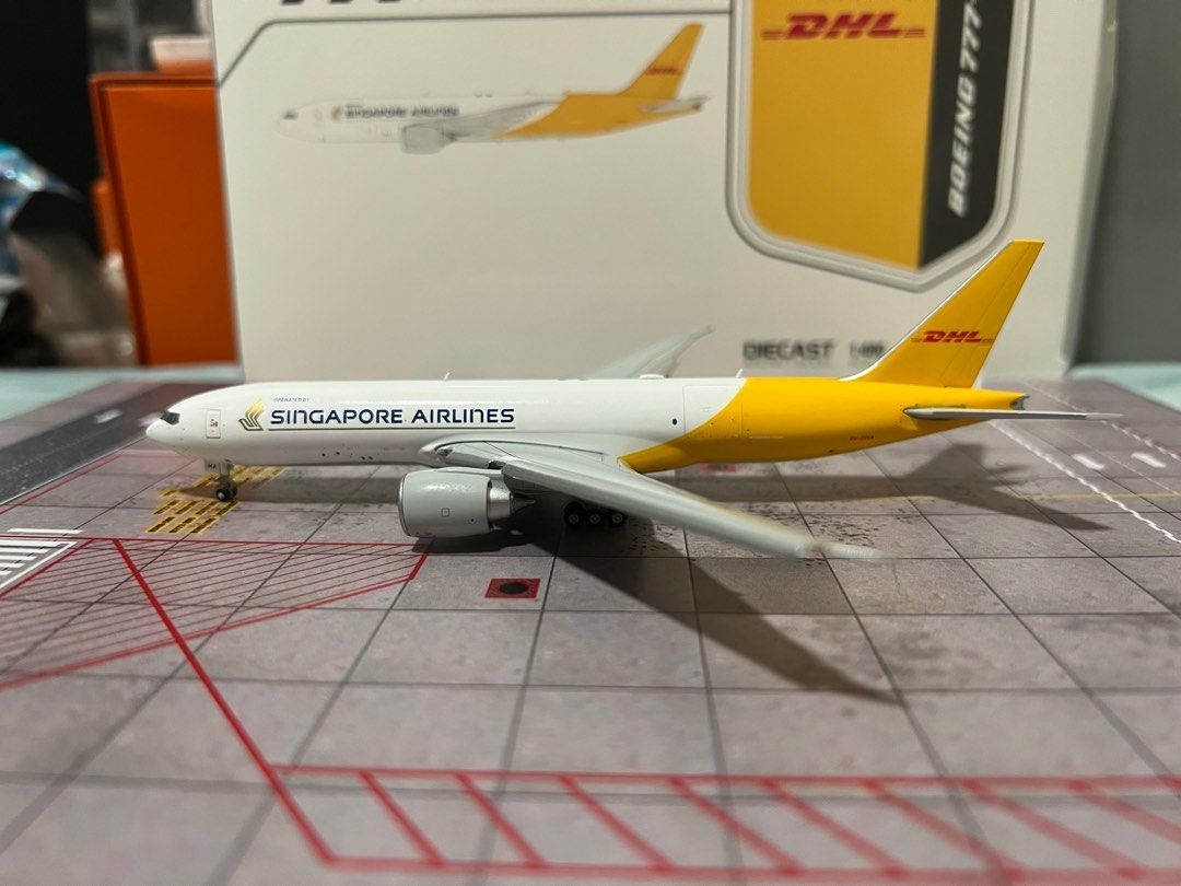 JC Wings 1/400 Singapore Airlines/DHL hybrid 777-200LAF 9V-DHA