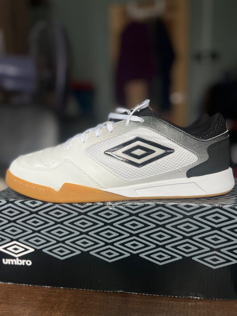 Kasut clearance futsal umbro