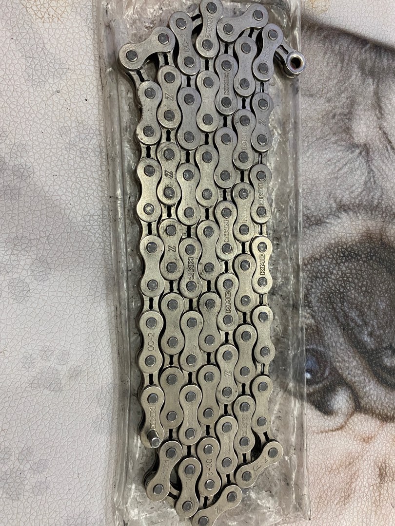 KMC Z 6 speed Bicycle Chain, Sports Equipment, Bicycles & Parts, Parts