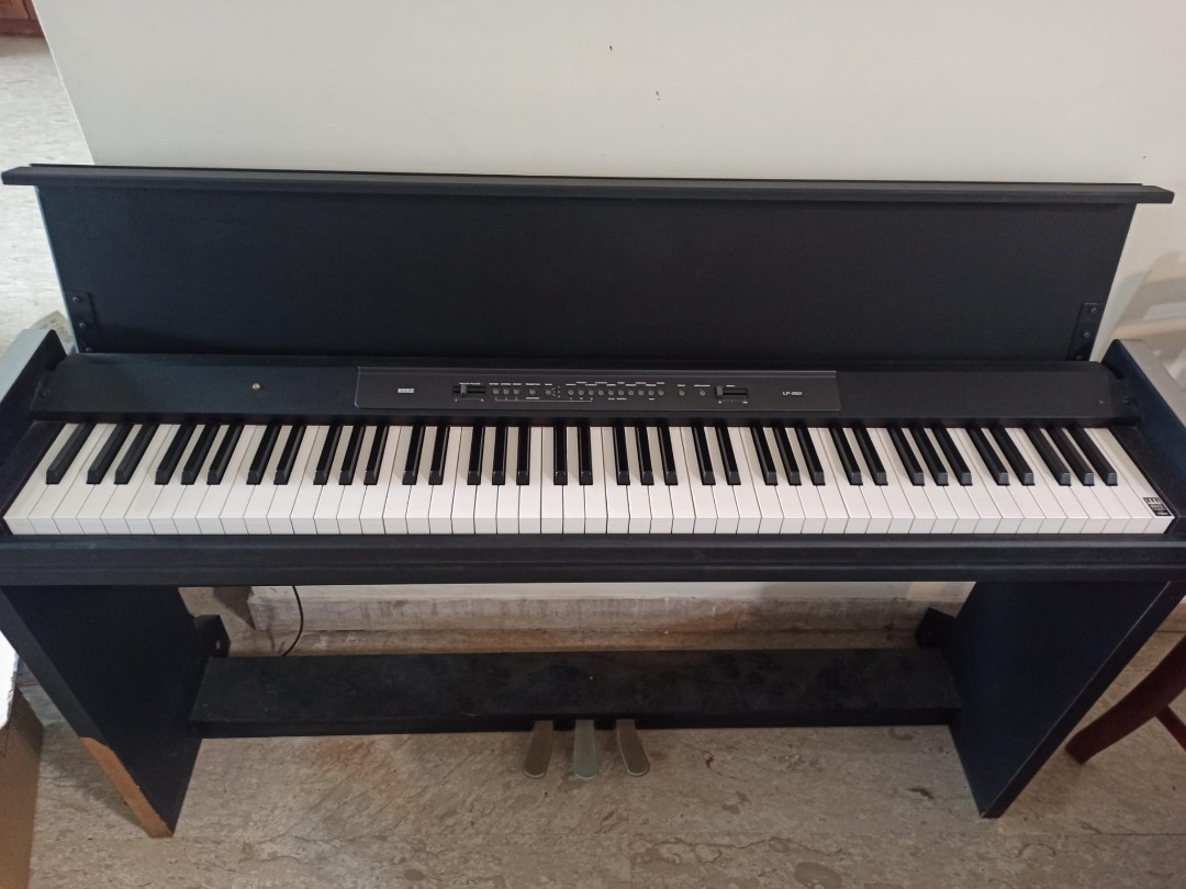 Electric Piano LP350, Hobbies & Toys, Music & Media, Musical