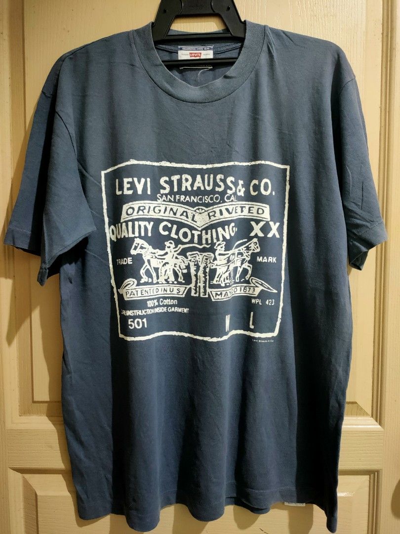 Levi strauss top t shirt vintage