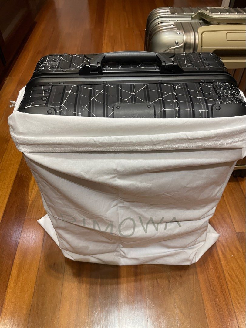Unboxing Rimowa classic check-in M and Rimowa classic cabin