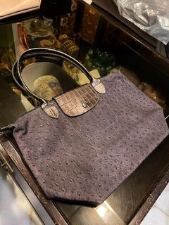 (Category: ) located in . Submitted by WardrobeHunter (Listing ID 1212034973, Image 1). Description: .
