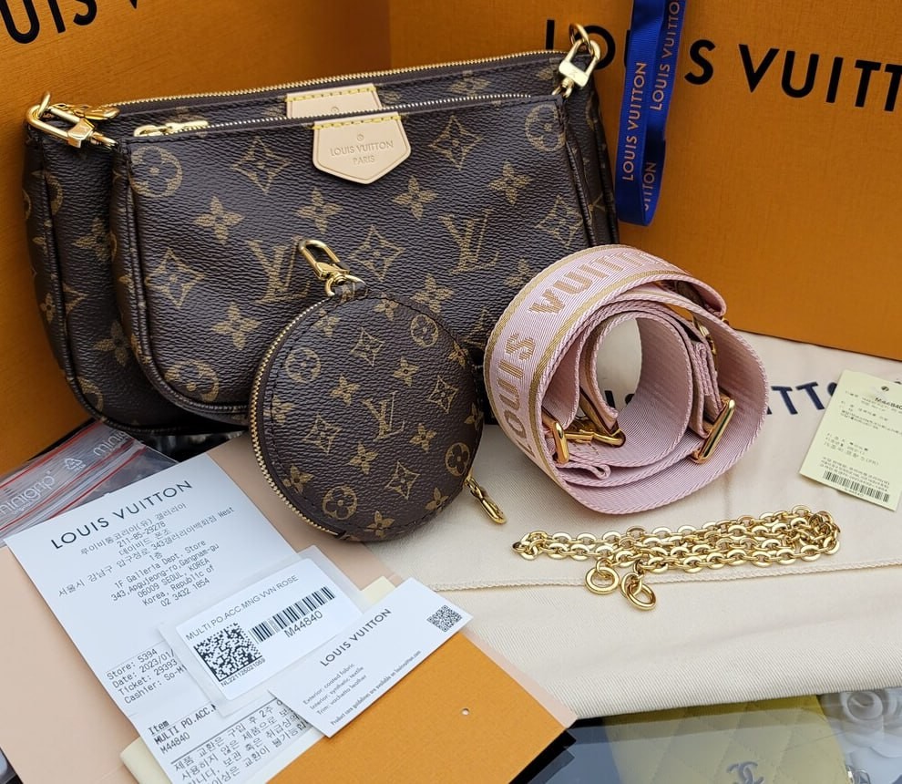 Louis Vuitton Multi Pochette Accessoires in Bicolor Monogram - Preorder,  Luxury, Bags & Wallets on Carousell