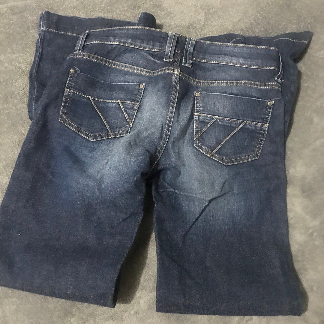Marks & Spencer Flared Jeans uk8 (Category: Jeans) located in Las Pinas. Submitted by fabbieb (Listing ID 1211898990, Image 3). Description: Marks & Spencer ❗️Well-used flared jeans ( wider than the usual flare jeans) ❗️pls manage your expectations Size : UK 8 ( size chart conversion: US 6) Laid flat measurements: waist 14” Side length: 39” ❗️forgot if i had this “pabawas” sa length , but length now is around 39” Store-bought ( Town center, alaba