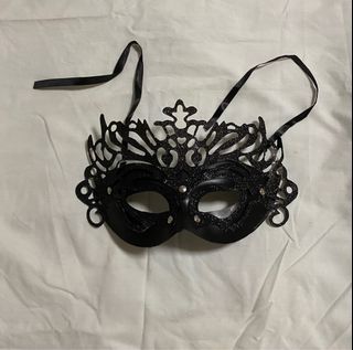 (Category: ) located in . Submitted by treasuredrawer (Listing ID 1211992054, Image 1). Description: .