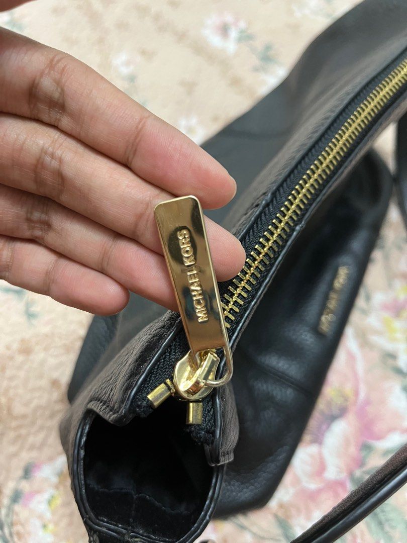 Michael Kors Brooke Shoulder Bag, Luxury, Bags & Wallets on Carousell