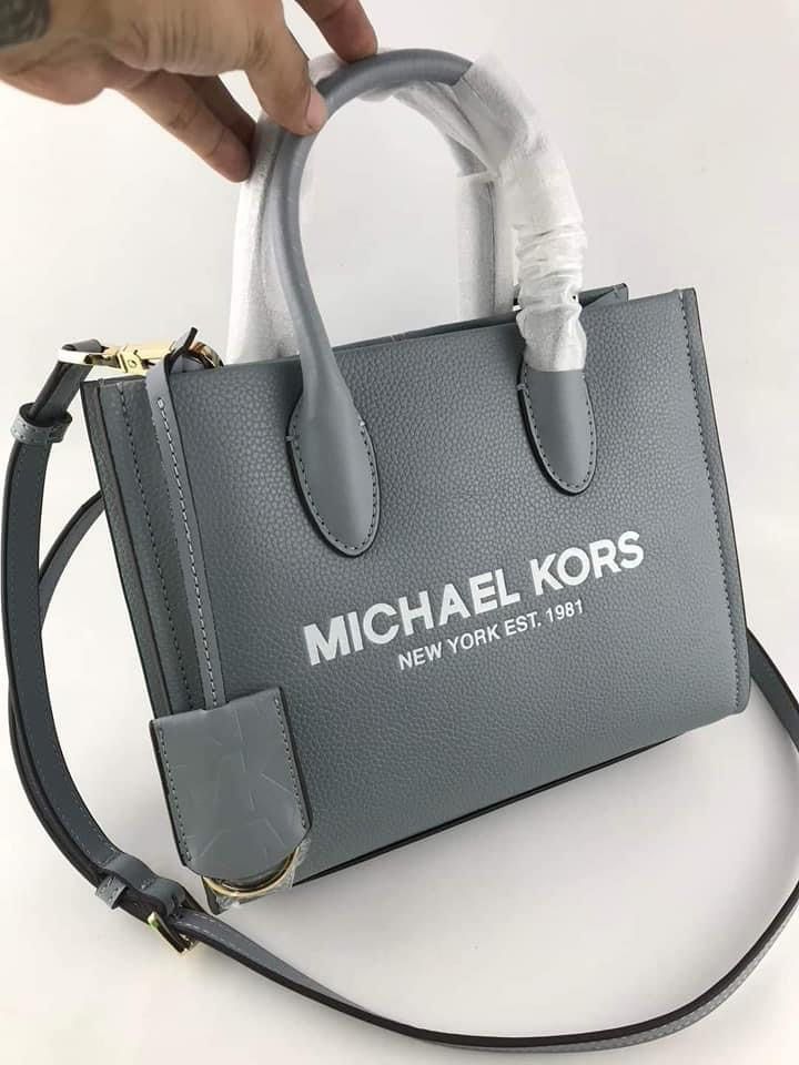 MK MIRELLA TOTE (Category: Luxury Bags & Wallets) located in Batangas. Submitted by Aki.s_Cart (Listing ID 1211997954, Image 1). Description: M.K Mirella Tote 24*14*9cm P2,600 + sf Actual photo.