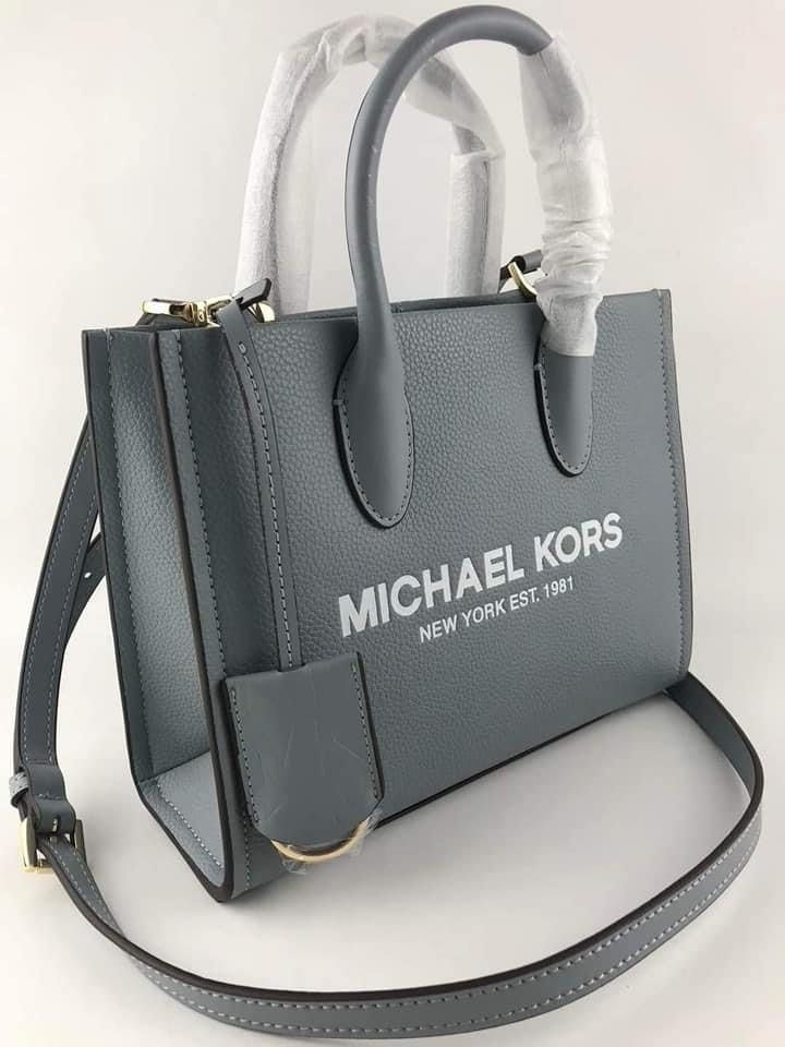 MK MIRELLA TOTE (Category: Luxury Bags & Wallets) located in Batangas. Submitted by Aki.s_Cart (Listing ID 1211997954, Image 3). Description: M.K Mirella Tote 24*14*9cm P2,600 + sf Actual photo.