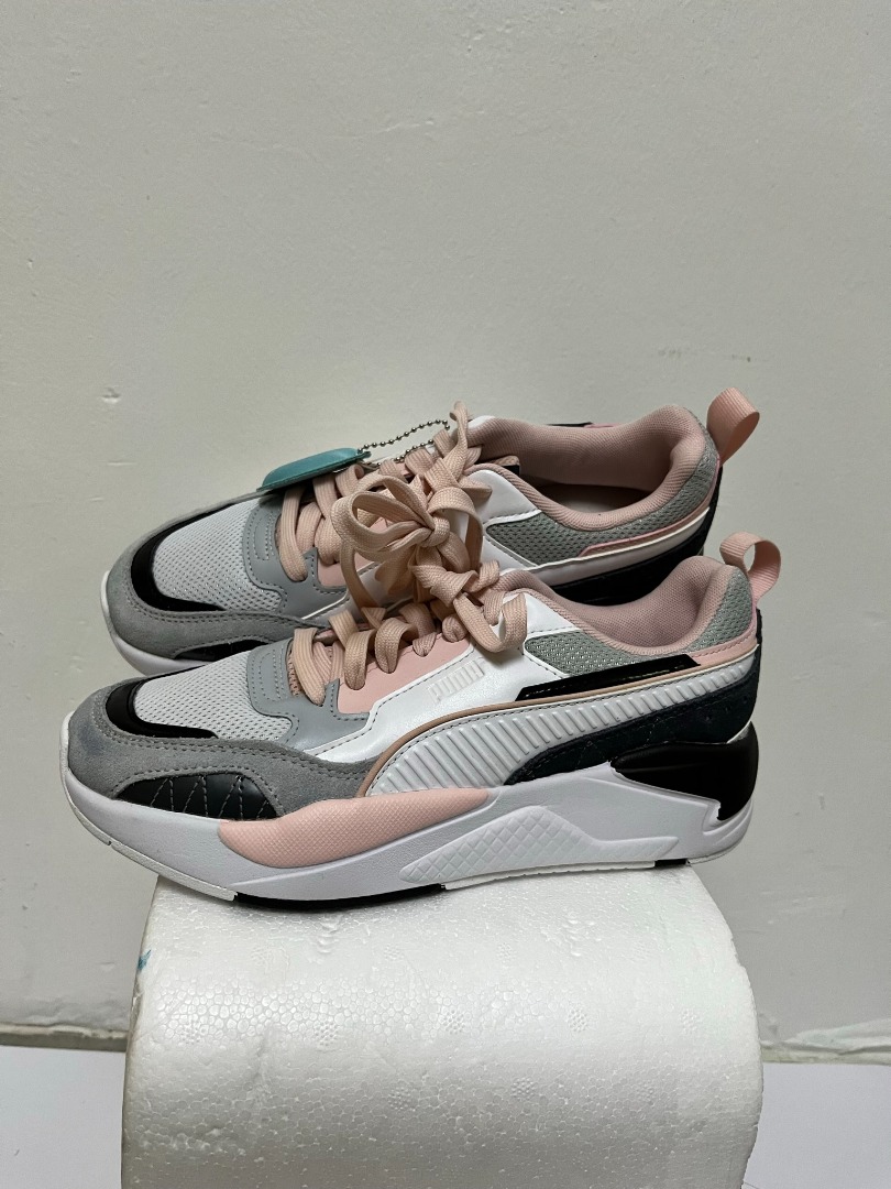 Never worn slight defect PUMA RS Pink Gray HUAT88