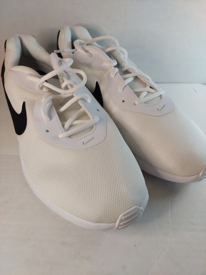 Nike a store max oketo