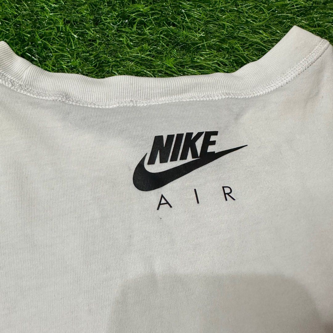 womens white nike tee