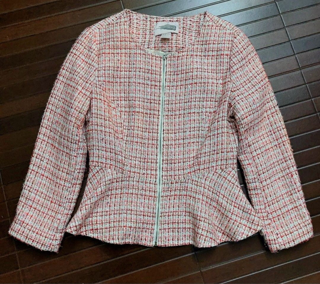 Pink Tweed Jacket (Category: Coats, Jackets and Outerwear) located in Makati City. Submitted by drawerph (Listing ID 1212002077, Image 1). Description: Forever 21 Peplum Pink Tweed Jacket shoulder 16in chest 36in waist 29in length 23in arm length 20in.