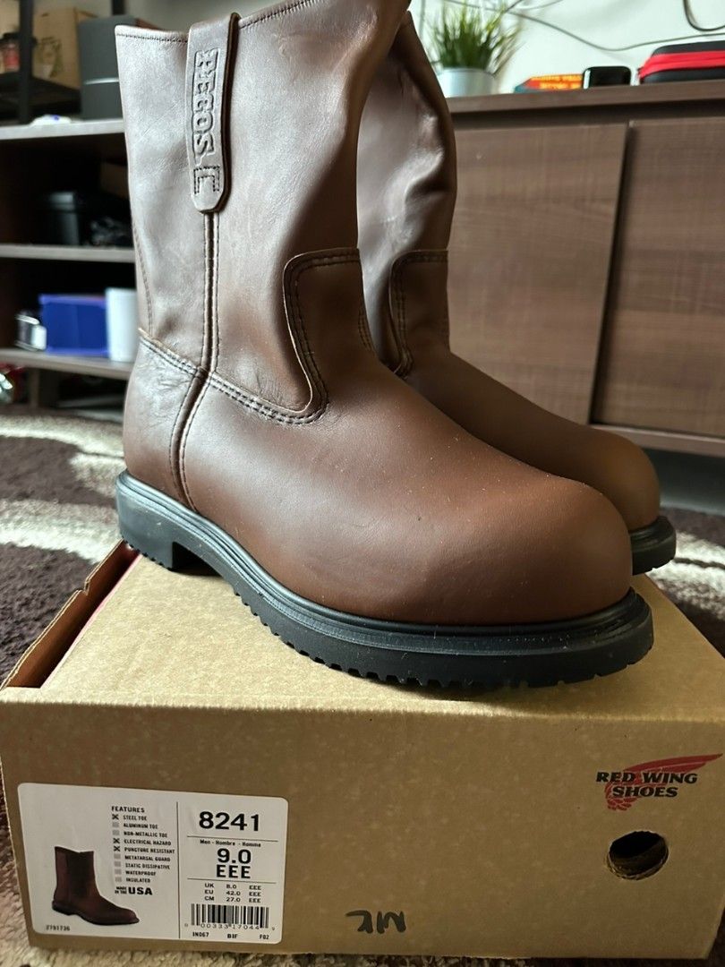 Red Wing safety shoes 8241, Men's Fashion, Footwear, Boots on Carousell