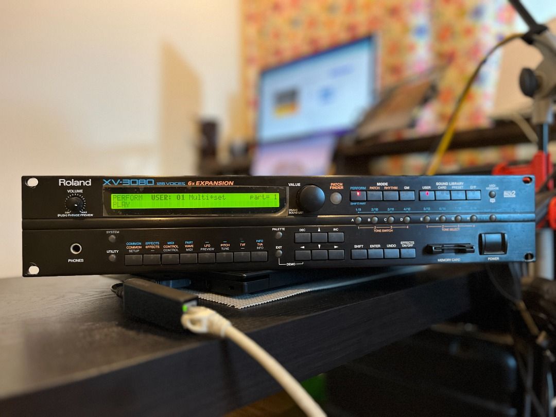 C3033☆Roland XV-3080 音源モジュール 刈り ローランド 通電のみ確