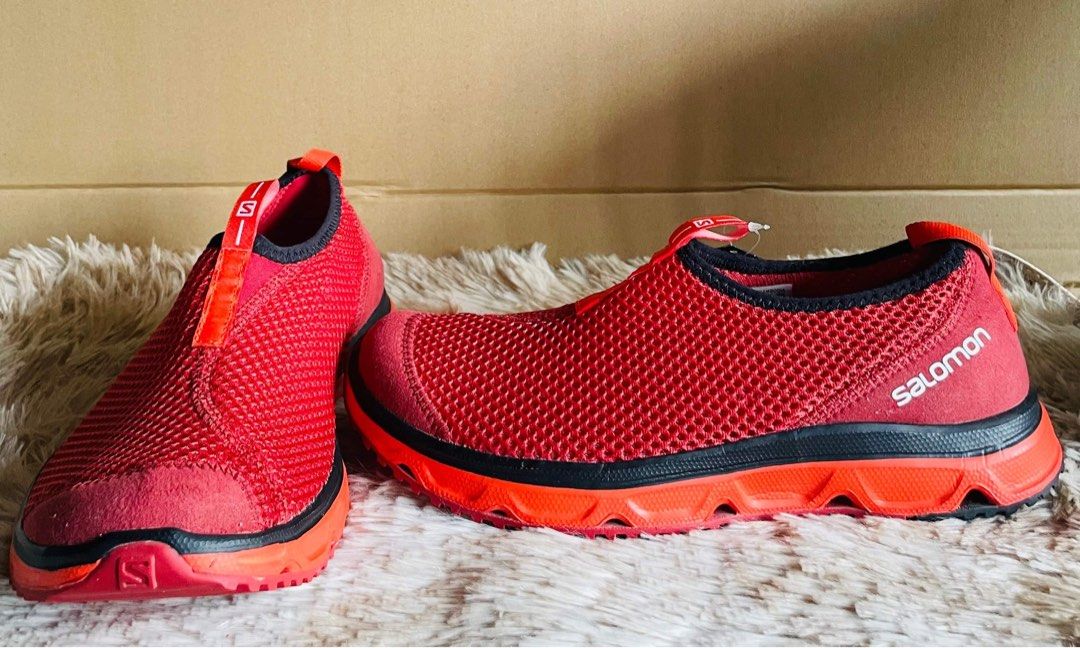 Salomon store slip on