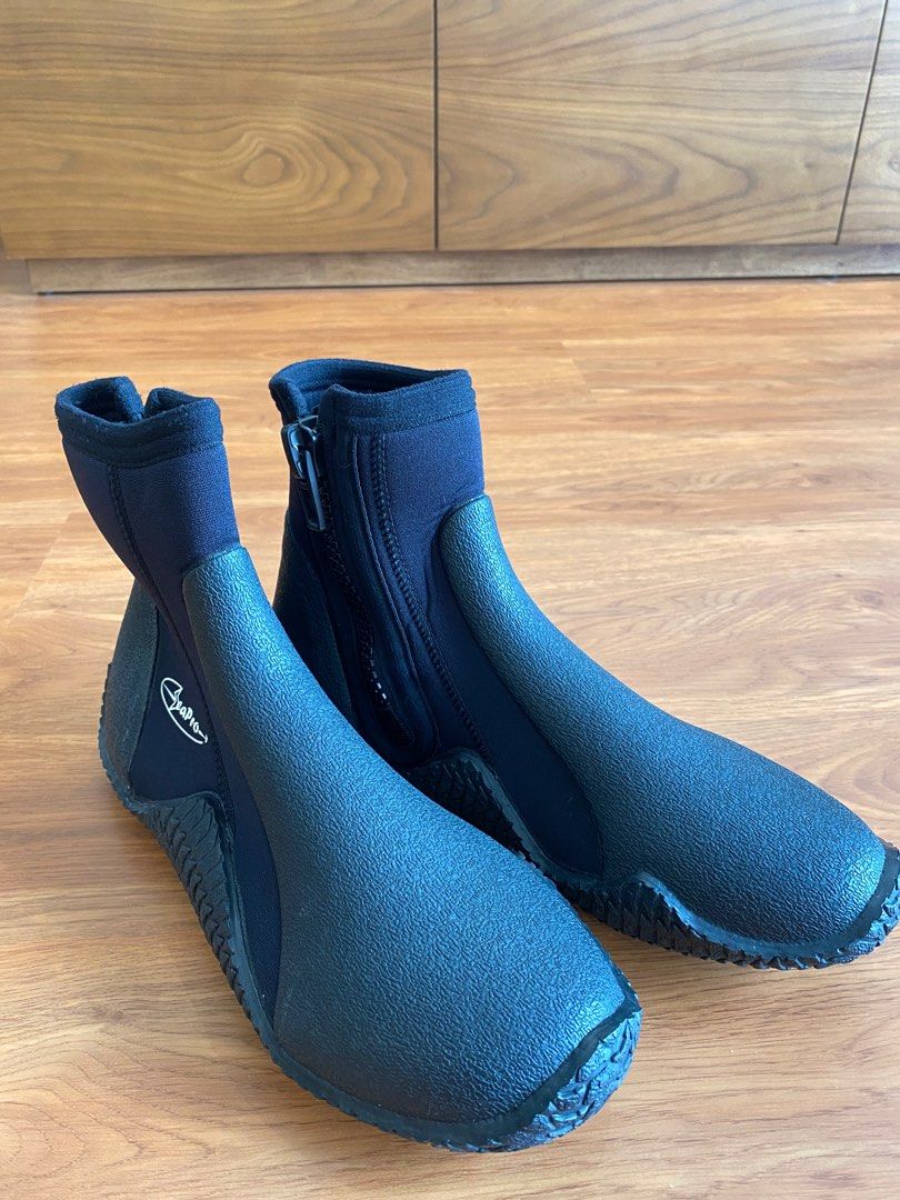 Seapro Dive Booties, Sports Equipment, Sports & Games, Water Sports on