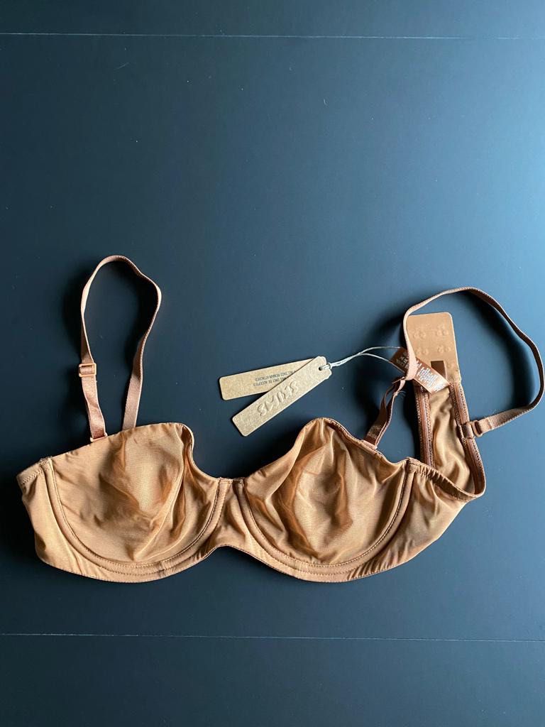 SKIMS Ultra Fine Mesh Strapless Bra in Bronze 34B, Women's Fashion, New  Undergarments & Loungewear on Carousell
