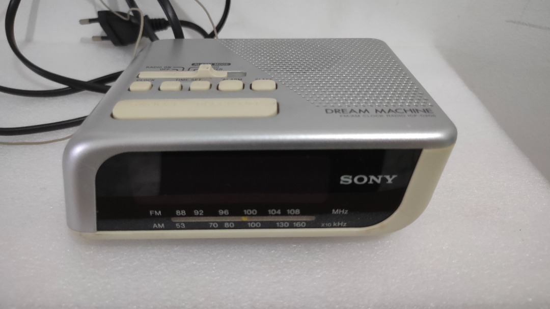 Sony Dream Machine Clock Radio Alarm ICFC205, Furniture & Home Living
