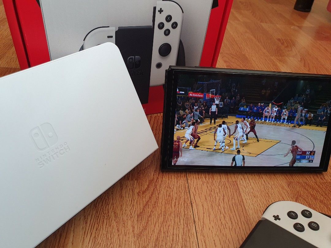 Switch Oled (like new) (Category: Nintendo) located in Manila. Submitted by kiddgamer (Listing ID 1212045568, Image 3). Description: 🔥Switch Oled (Mint Condition) 15,500 only🔥 Complete accessories with 1 game Can be picked up or delivered thru Lbc Grab or Lalamove Check my feedback for confidence in buying..