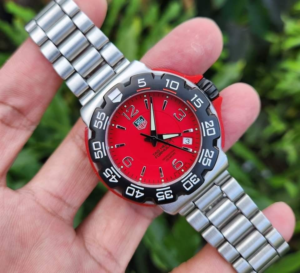 Tag heuer formula 1 red dial deals