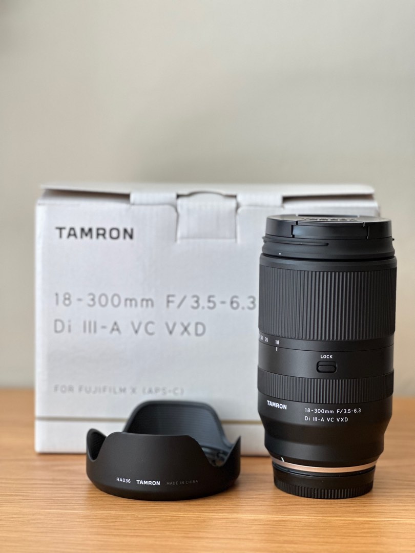 お歳暮 【新同品】TAMRON18-300mm Ⅲ-A F3.5-6.3 VXD FUJIFILM用 - www