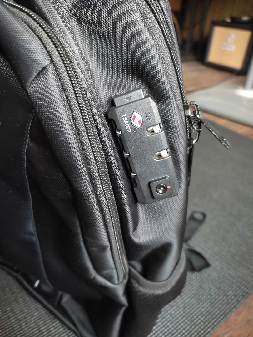 Tigernu 15.6" Laptop Bag with TSA Lock (TB3105A), Men's Fashion, Bags