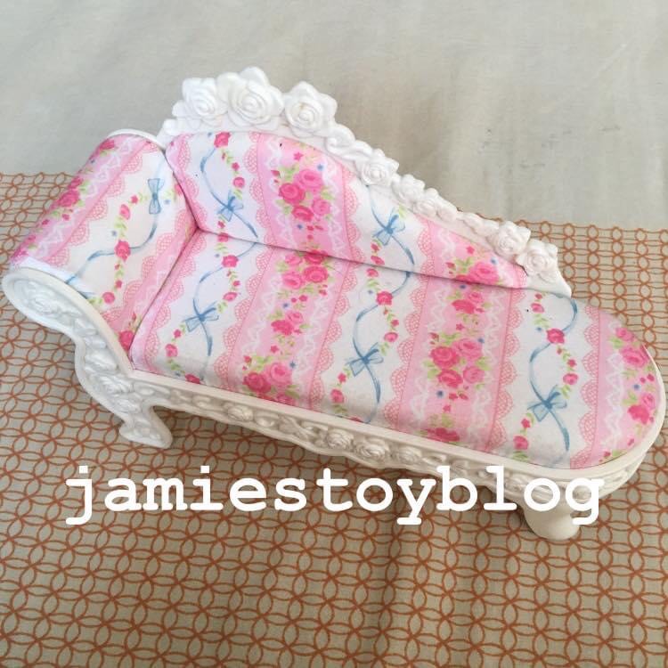 Tomy doll lounge chair, Hobbies & Toys, Toys & Games on Carousell