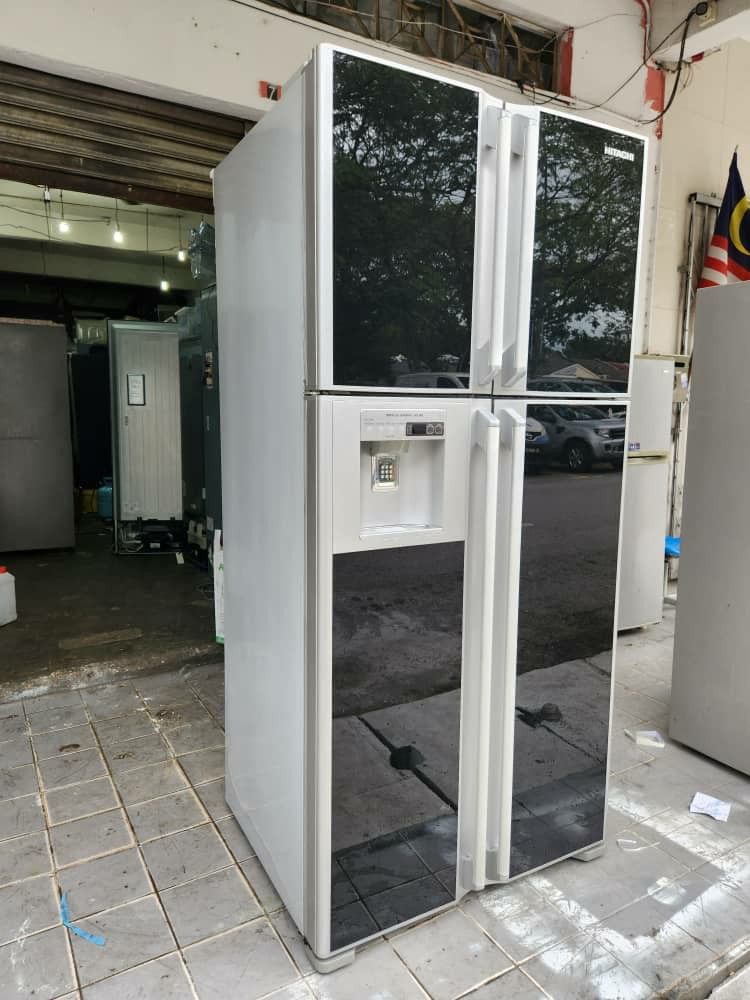 Used Hitachi 4 black glass side by side doors fridge 550L, refrigerator