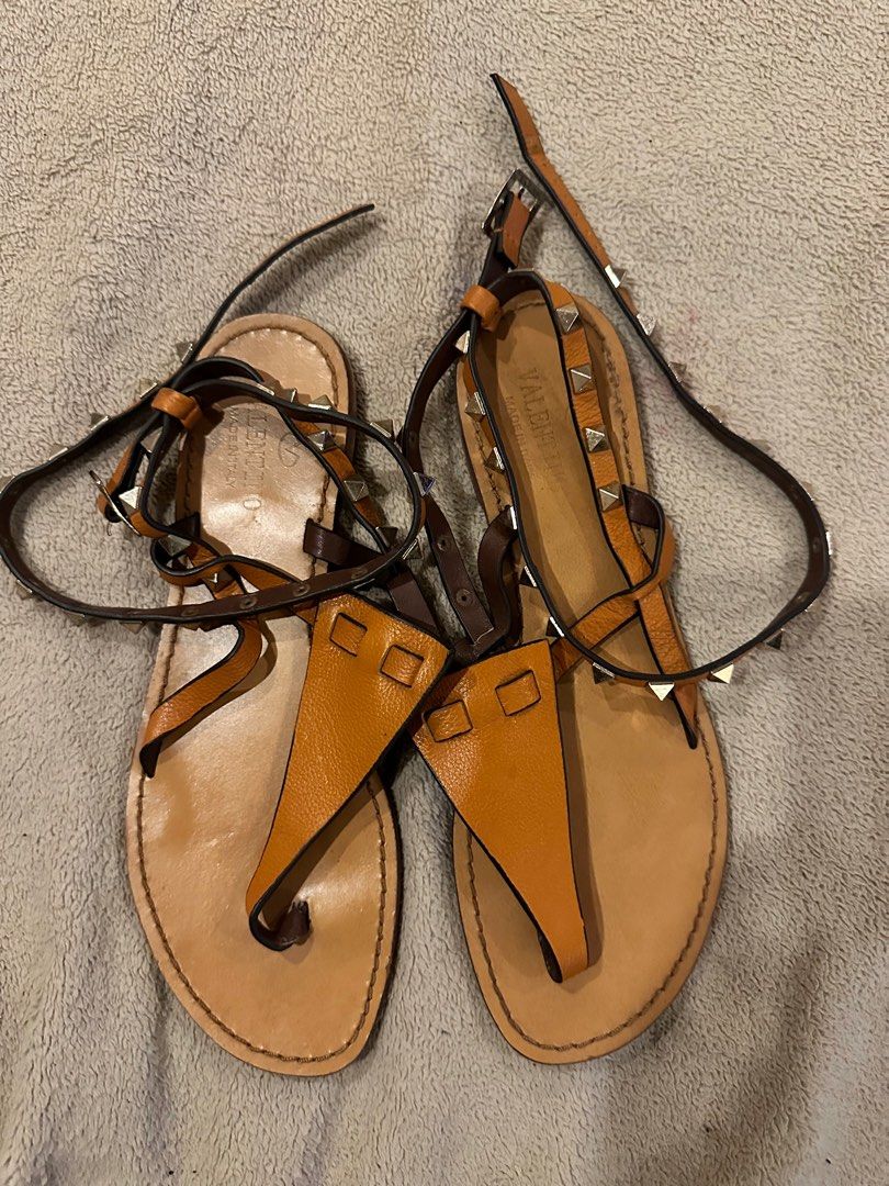 Valentine Rockstud leather thong wrap around sandals (Category: Flats & Sandals) located in Taguig. Submitted by miles73 (Listing ID 1211948506, Image 3). Description: Size 39 LOW BALLERS WILL NOT BE ENTERTAINED .