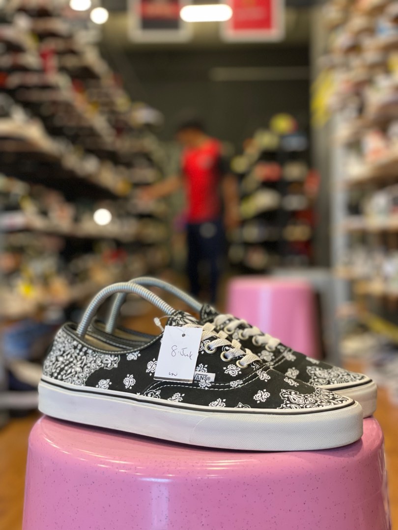 Vans authentic hot sale lo pro bandana