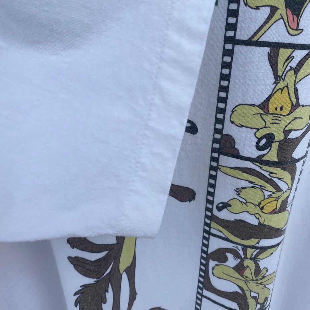 vintage Looney Tunes Wile E Coyote tee shirt, Men's Fashion, Tops
