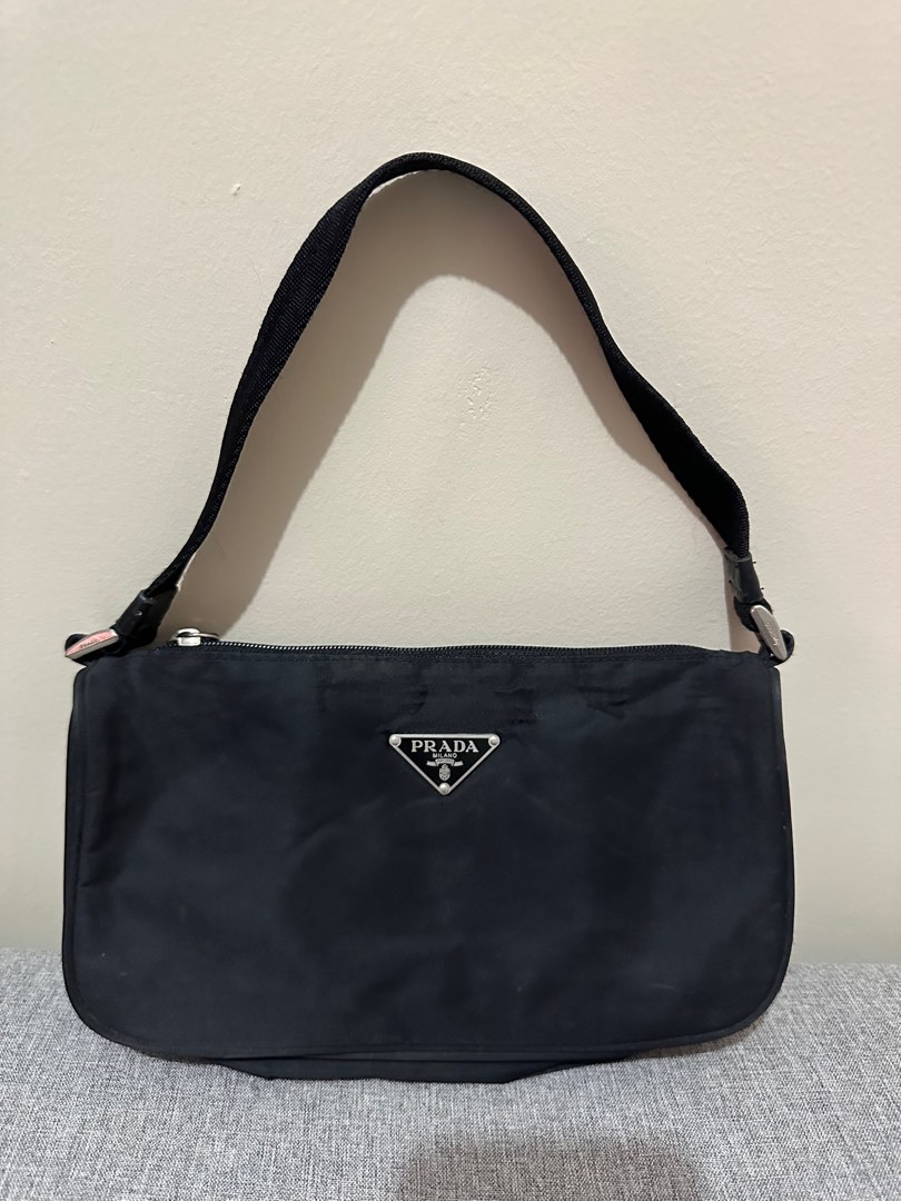 Vintage Prada Baguette Nylon Bag, Women's Fashion, Bags & Wallets, Shoulder  Bags on Carousell