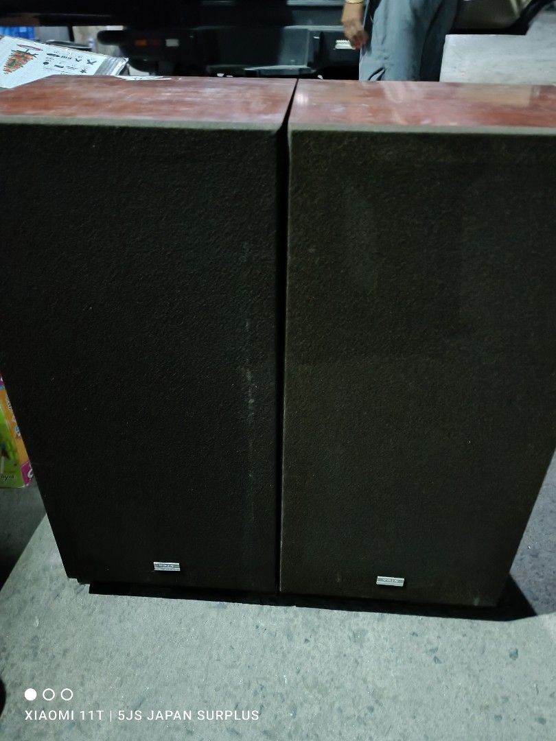 VINTAGE TRIO SPEAKER (Category: Soundbars, Speakers & Amplifiers) located in Taguig. Submitted by 5jsjapansurplustaguig. (Listing ID 1211911588, Image 1). Description: 5Js JAPAN SURPLUS TAGUIG 09958097202.