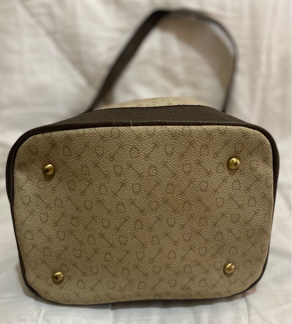 WHY bucket bag, Women's Fashion, Bags & Wallets, Shoulder Bags on Carousell