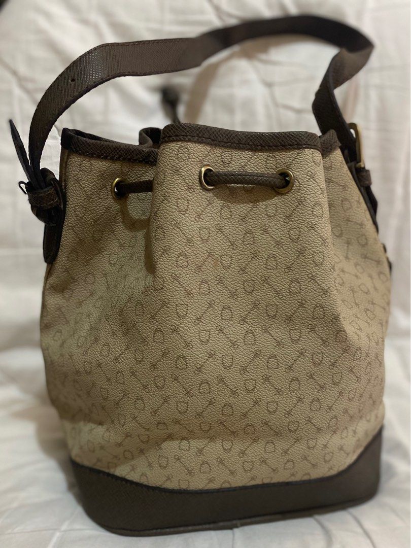 WHY bucket bag, Women's Fashion, Bags & Wallets, Shoulder Bags on Carousell