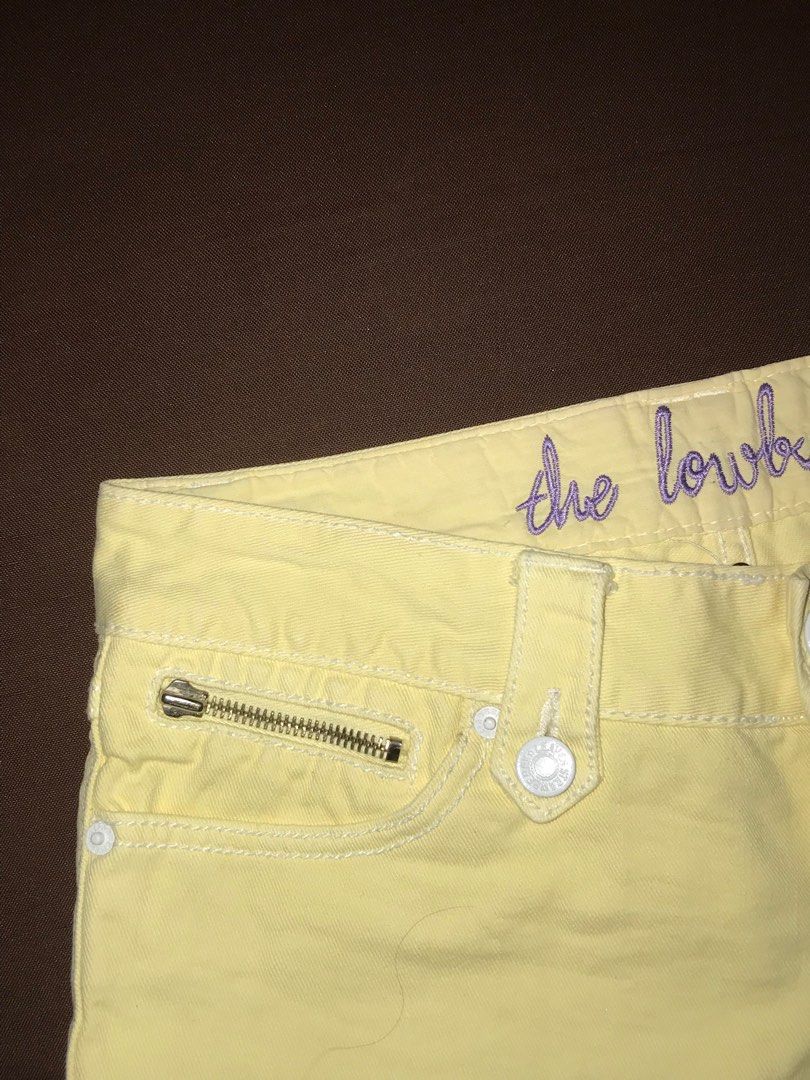 Y2k Shorts Pastel Yellow (Category: Shorts) located in Antipolo. Submitted by shopanne (Listing ID 1211948926, Image 2). Description: Size: 32 inches .