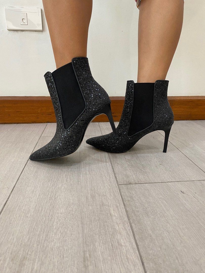 Zara boots (Category: Boots) located in Quezon City. Submitted by klococo (Listing ID 1120021772, Image 1). Description: tried on but never used final price.