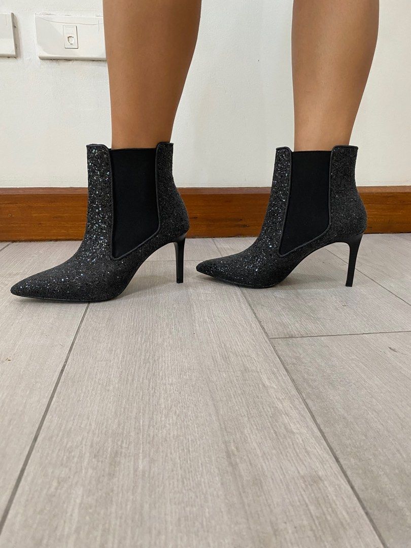 Zara boots (Category: Boots) located in Quezon City. Submitted by klococo (Listing ID 1120021772, Image 3). Description: tried on but never used final price.