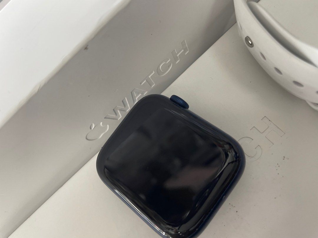 2nd hand apple watch series 6 44mm silver &blue color, Mobile Phones
