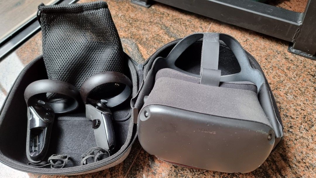 Oculus quest shop 1 for sale