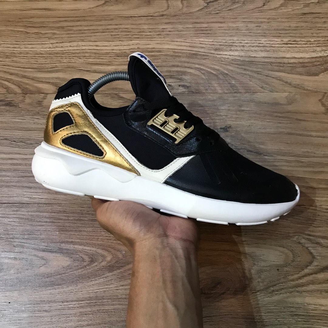 Adidas tubular runner shop black uk