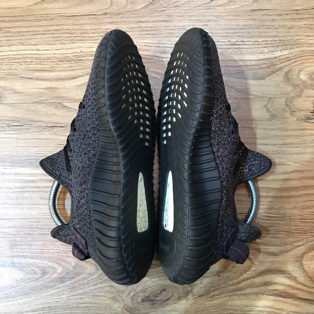 Adidas yzy hitam on sale