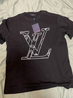 🆕 AUTHENTIC LV 3D GRAFFITI EMBROIDERED TEE, Luxury, Apparel on Carousell
