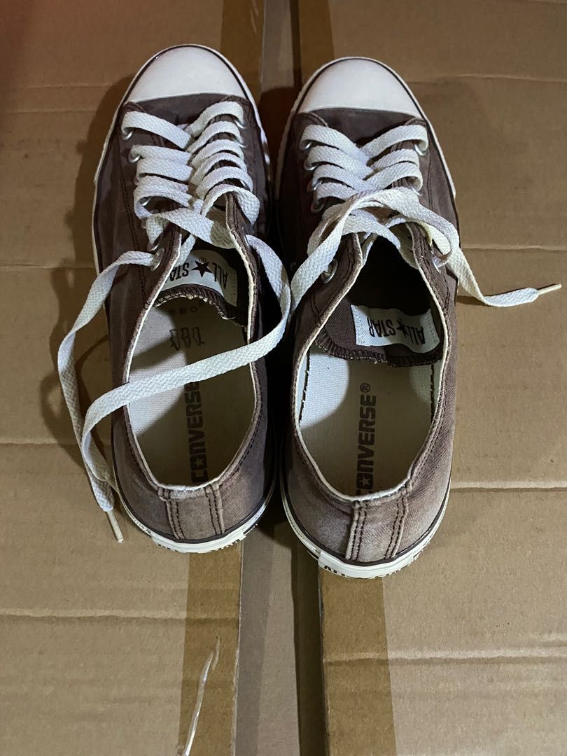 Authentic Vintage style Converse M9.5 W11.5 (Category: Sneakers) located in Pasig City. Submitted by lyntan3 (Listing ID 1212073500, Image 2). Description: Unisex vintage style Authentic Converse , size 9 Mens, size 11 Wonens. Maybe used once or twice. Newly washed. Purchased in US. Please check my other Converse for sale, in white color. Concerns: The size tag got crumpled after washing. .