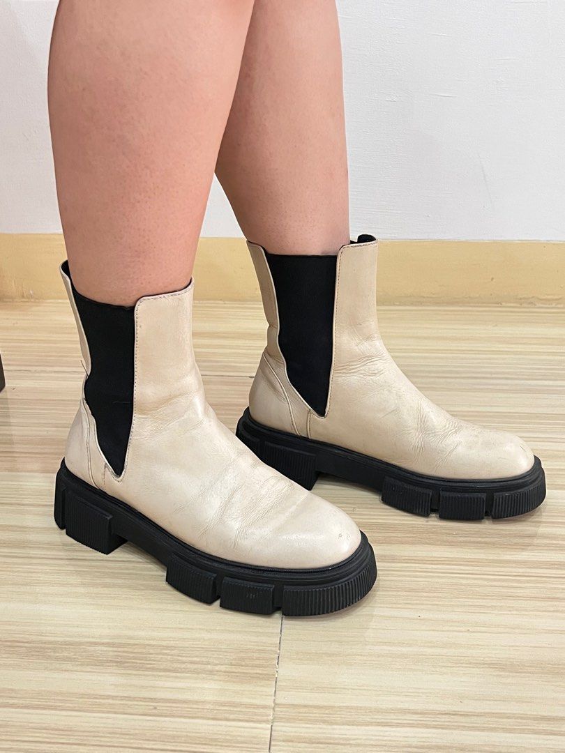 Authentic Zara chunky platform cream boots, Women's Fashion, Footwear